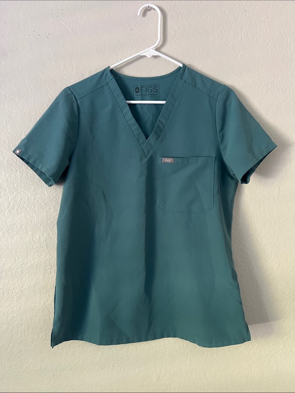 EUC FIGS Catarina One-Pocket Scrub Top™PO#1367 Green Size S